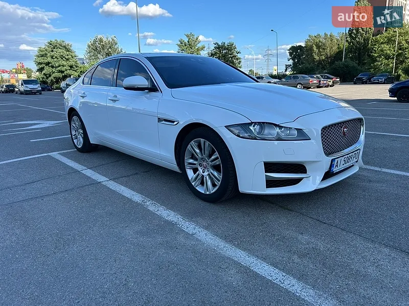 Jaguar XF