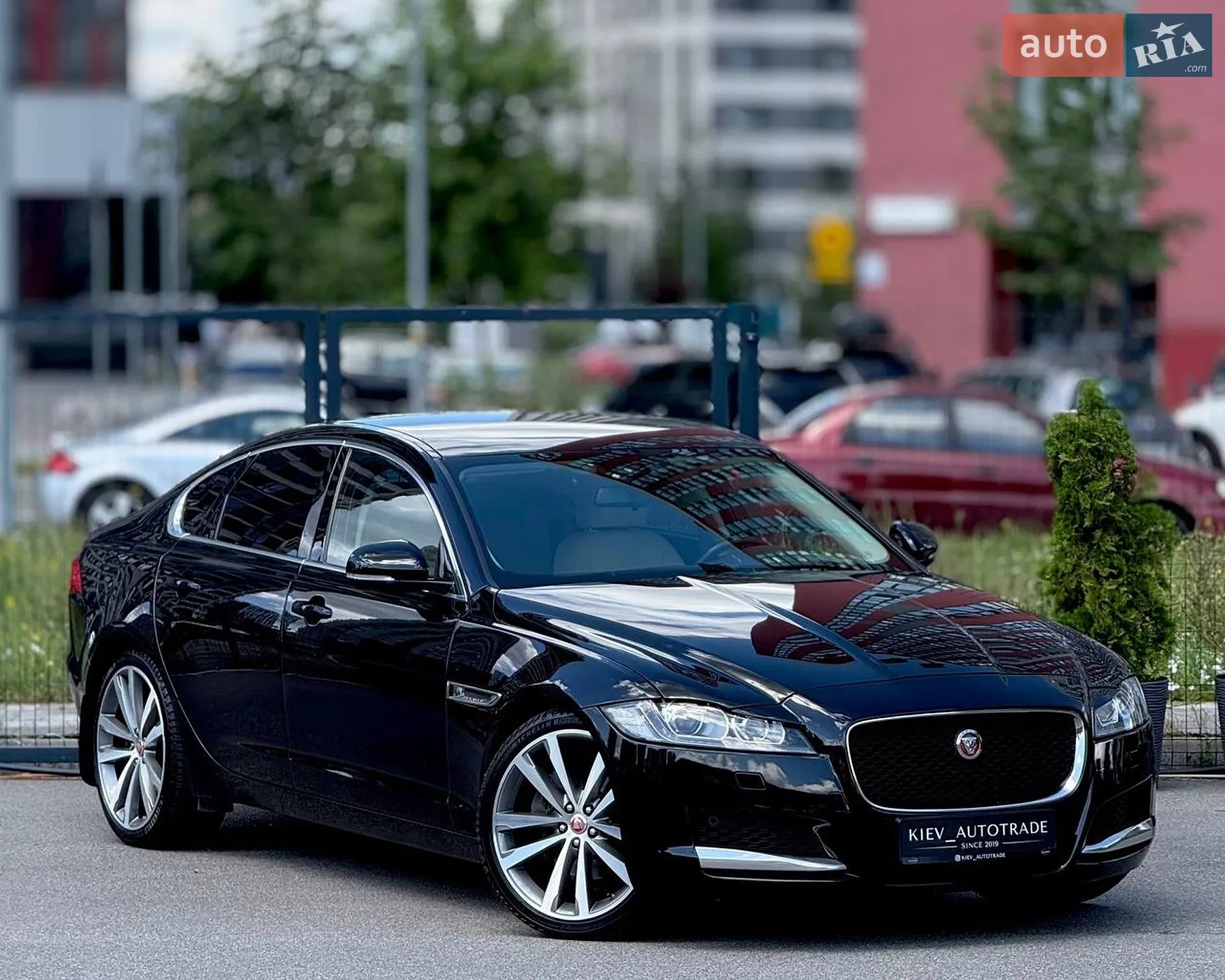2016 Jaguar XF - мініатюра 2
