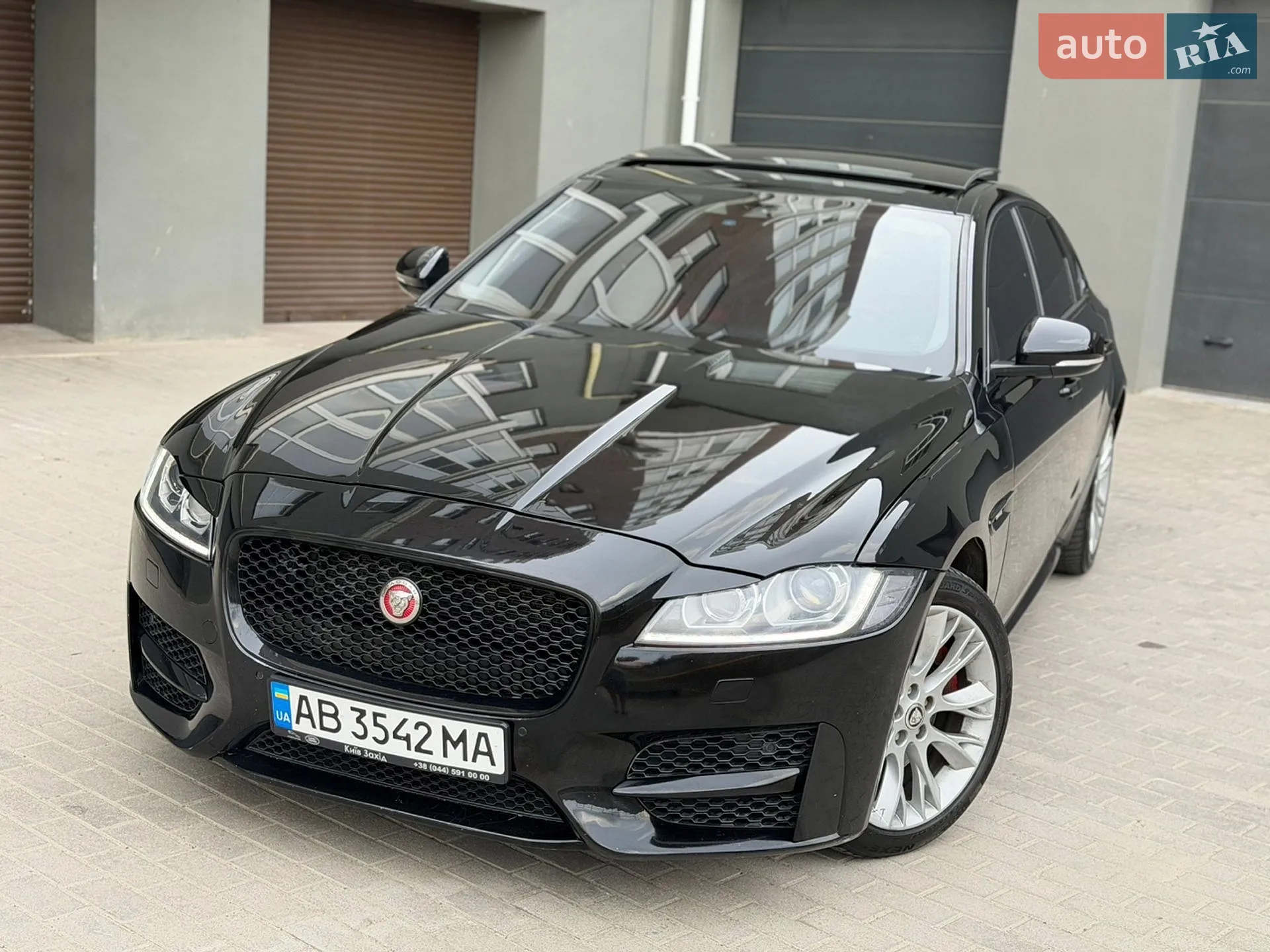 2016 Jaguar XF - мініатюра 4