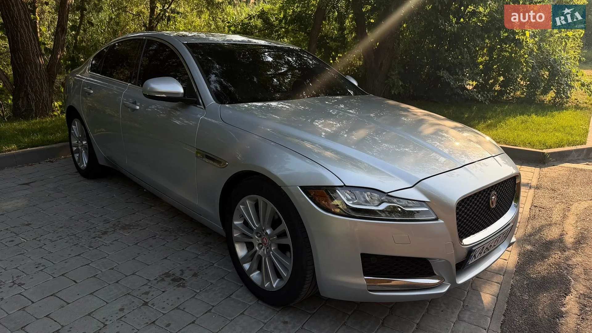 2018 Jaguar XF - мініатюра 2