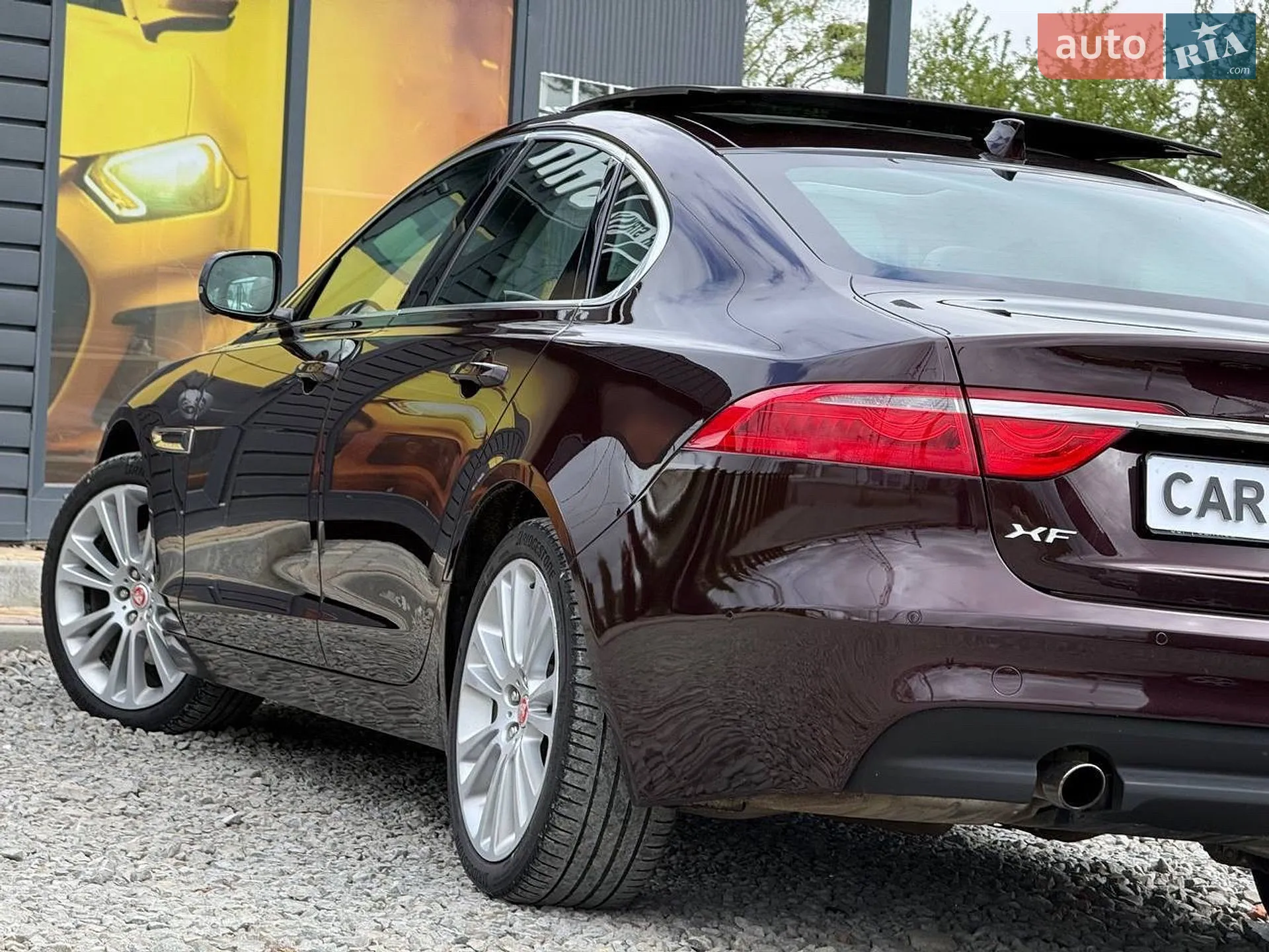 2018 Jaguar XF - мініатюра 17