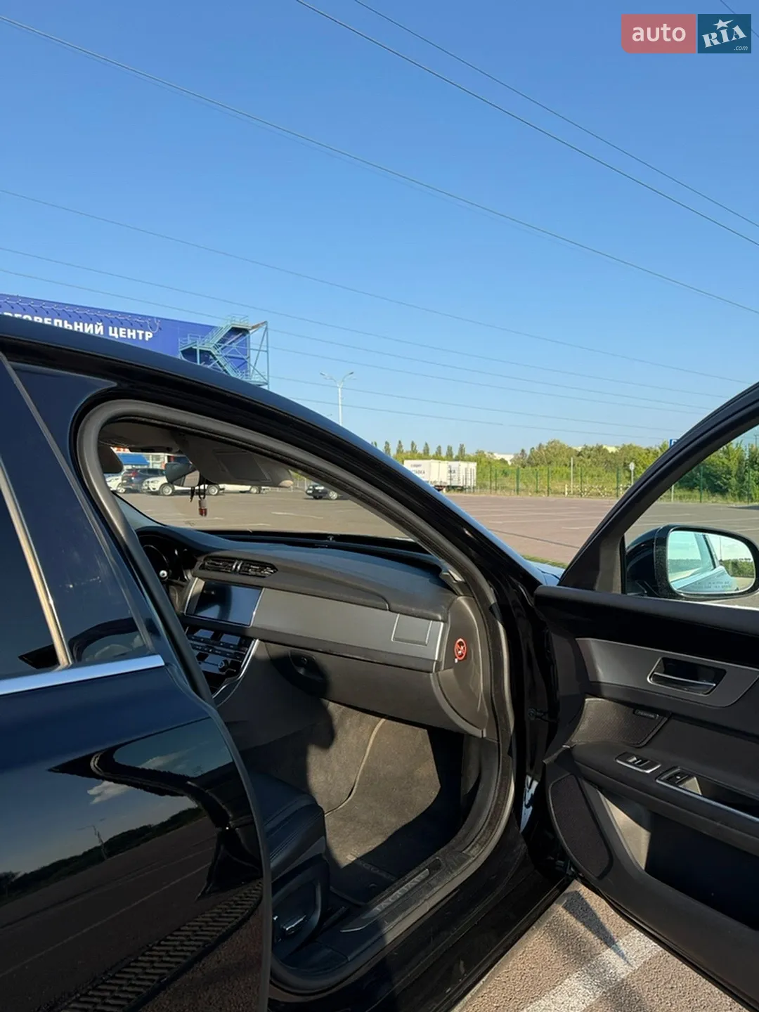 2019 Jaguar XF - мініатюра 6