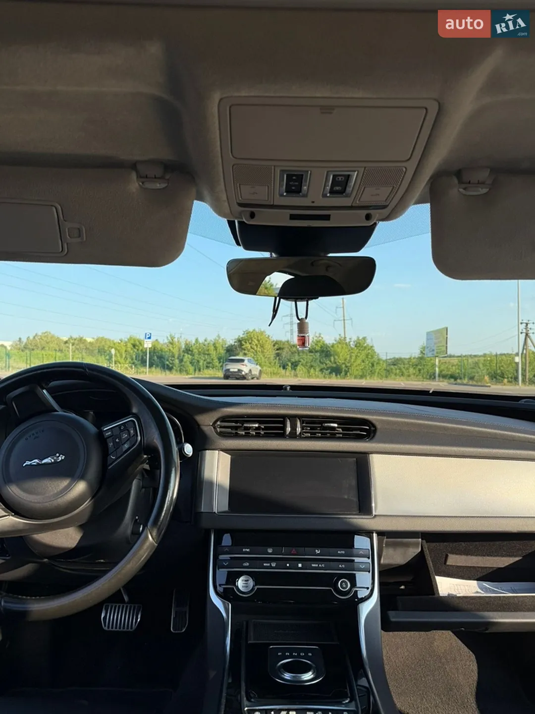 2019 Jaguar XF - мініатюра 10