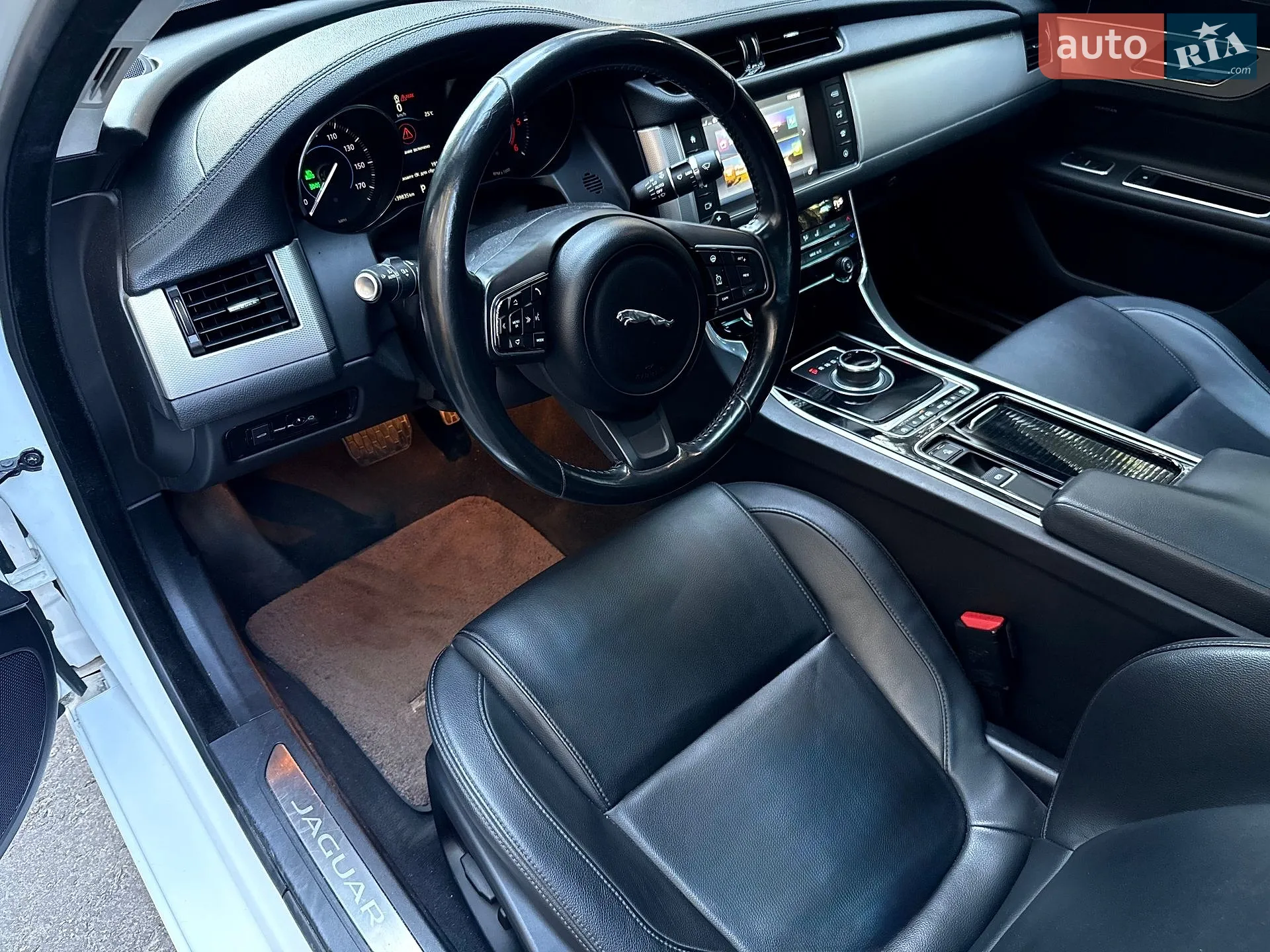 2016 Jaguar XF - мініатюра 11