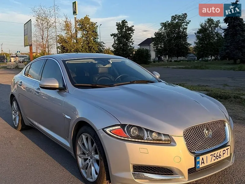 Jaguar XF