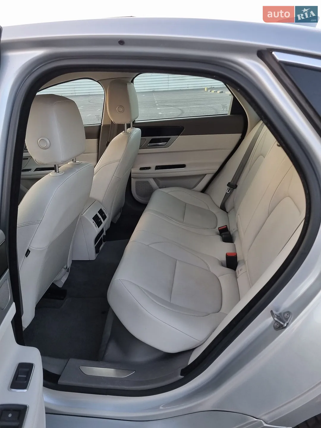 2016 Jaguar XF - мініатюра 8