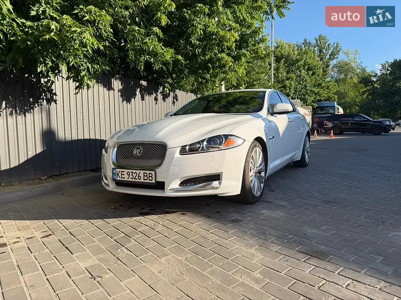 Jaguar XF
