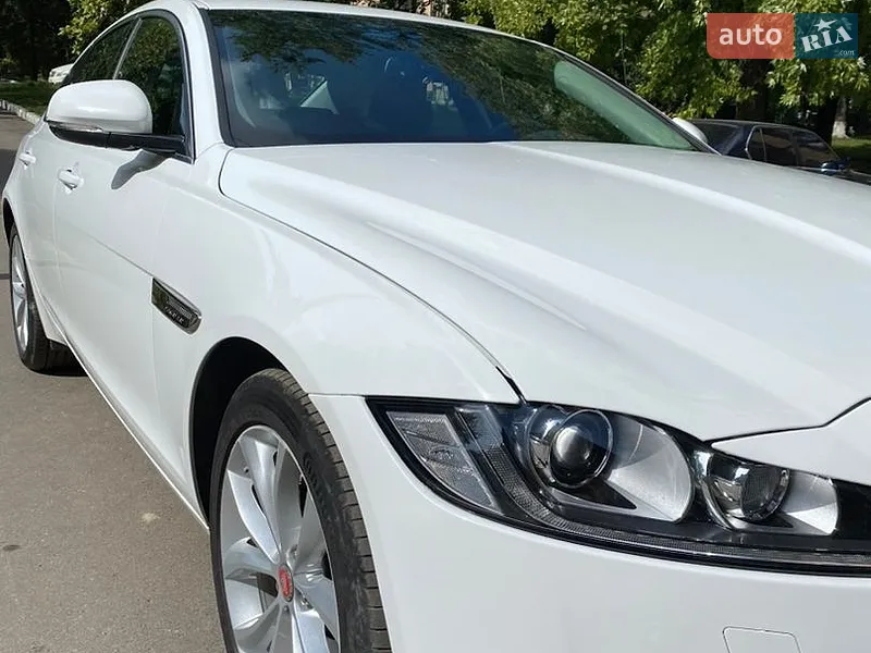 Jaguar XF