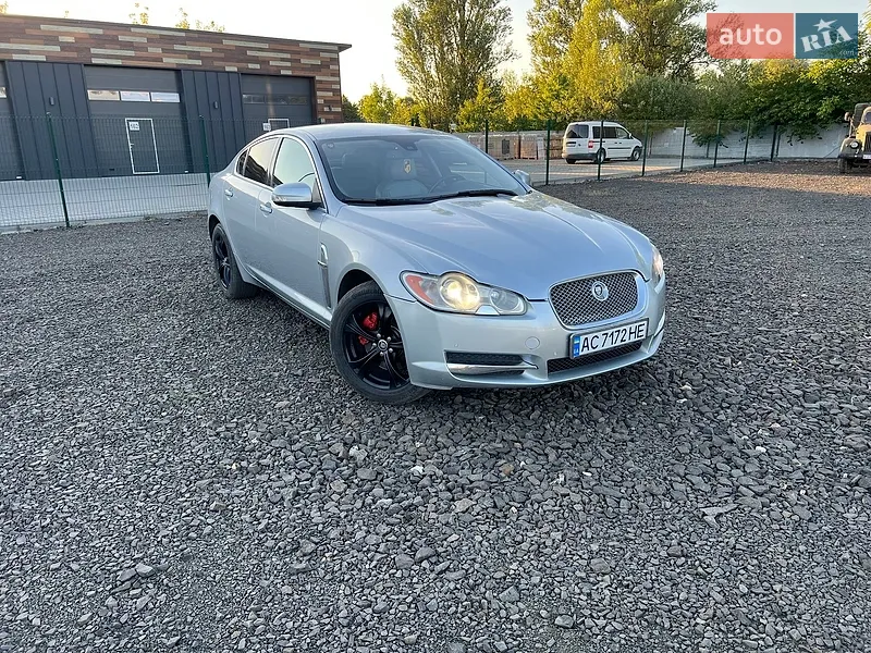 Jaguar XF