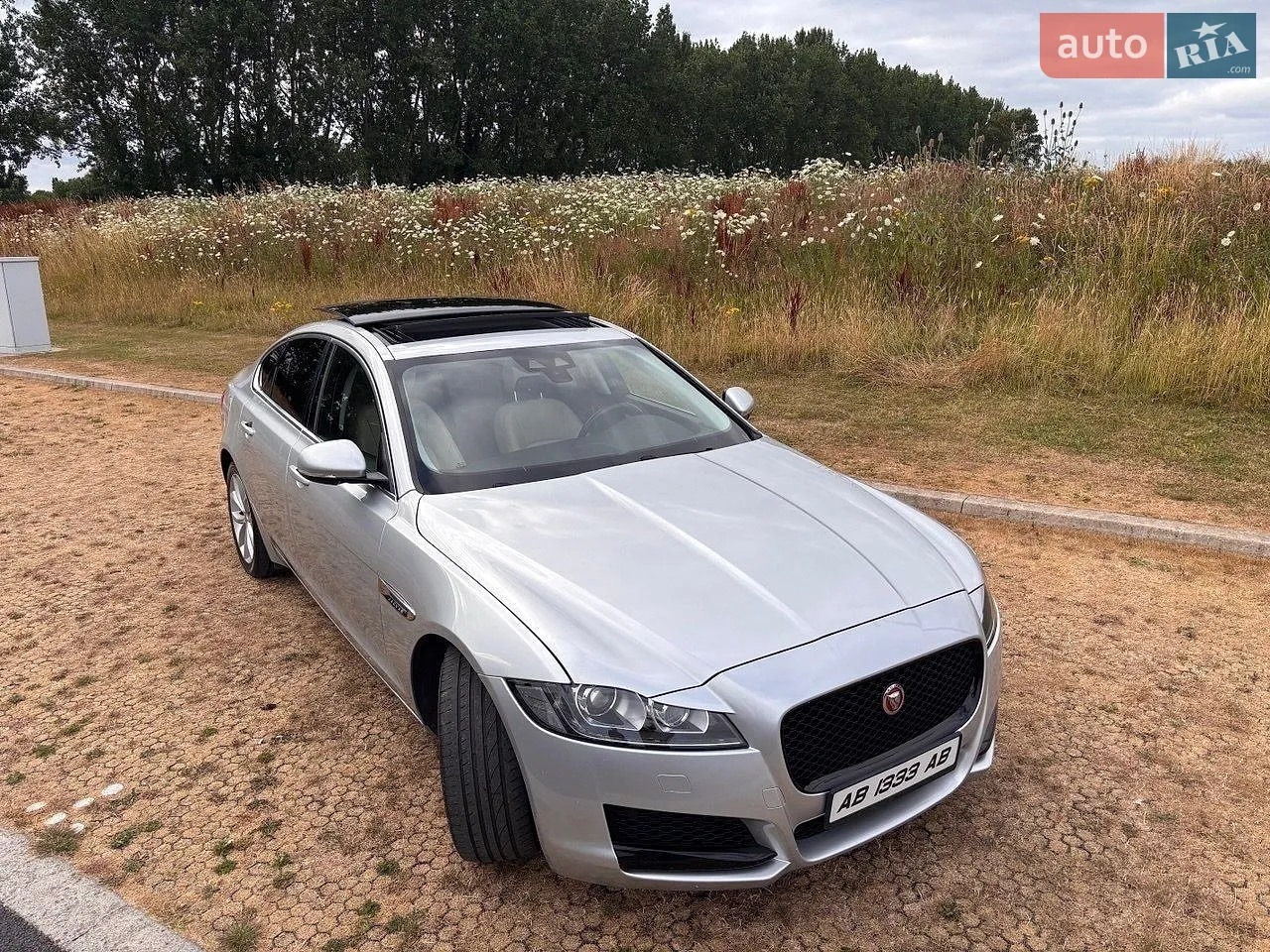 2016 Jaguar XF - мініатюра 2