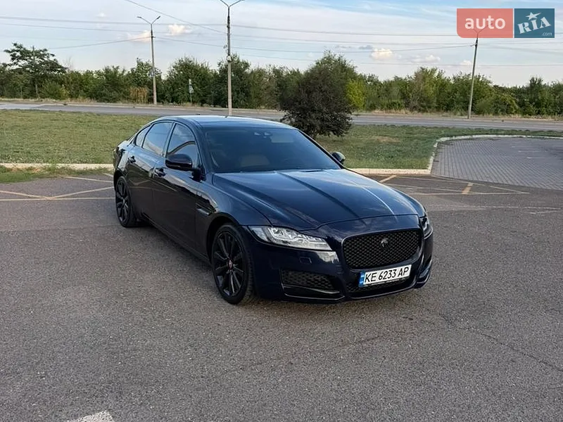 Jaguar XF