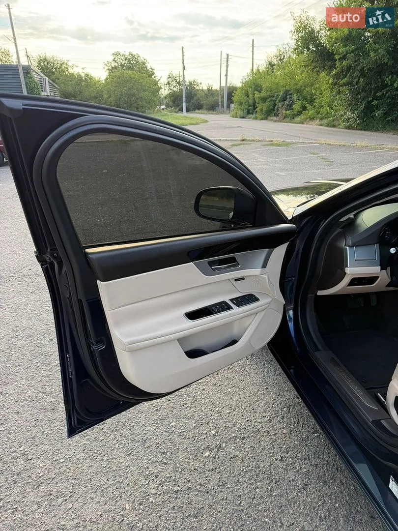 2016 Jaguar XF - мініатюра 7