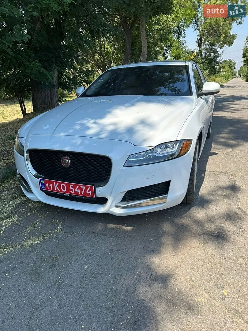 2017 Jaguar XF - мініатюра 2