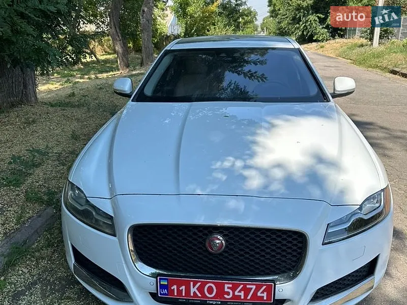 Jaguar XF