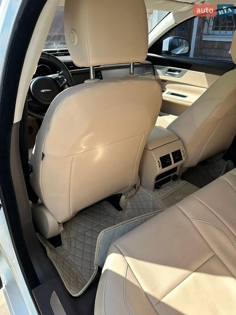 2017 Jaguar XF - мініатюра 10