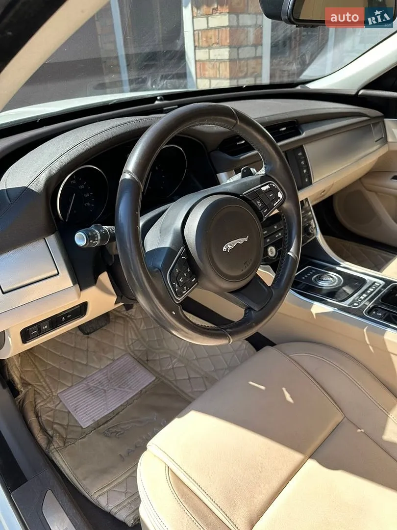 2017 Jaguar XF - мініатюра 9