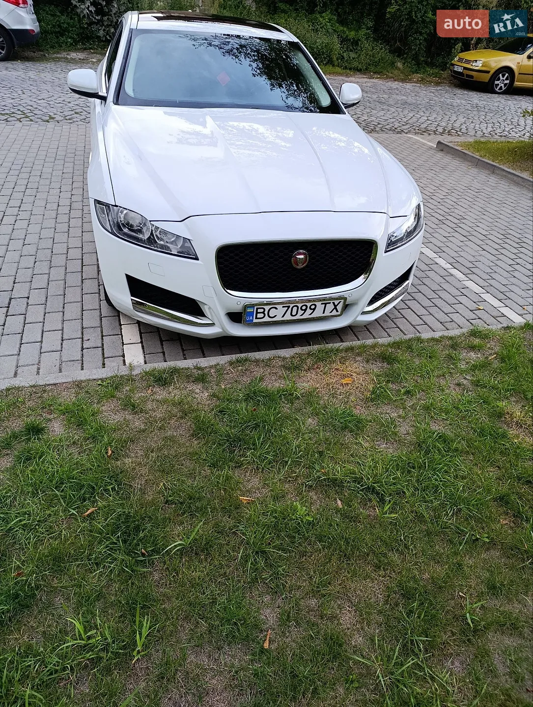 2017 Jaguar XF - мініатюра 2