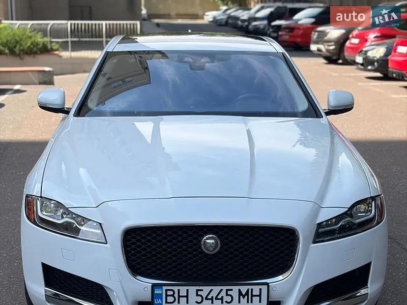 Jaguar XF