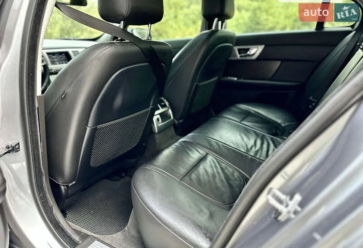 2012 Jaguar XF - мініатюра 17