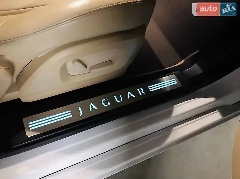 2012 Jaguar XF - мініатюра 11