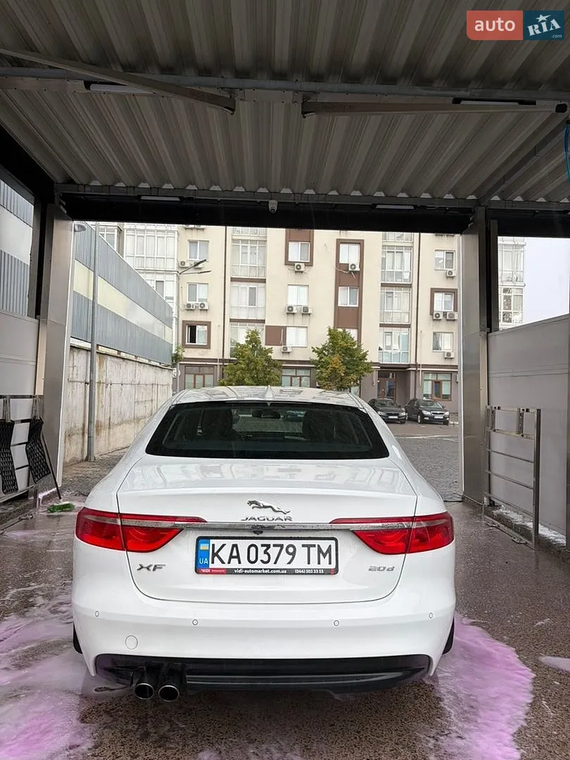 2016 Jaguar XF - мініатюра 2