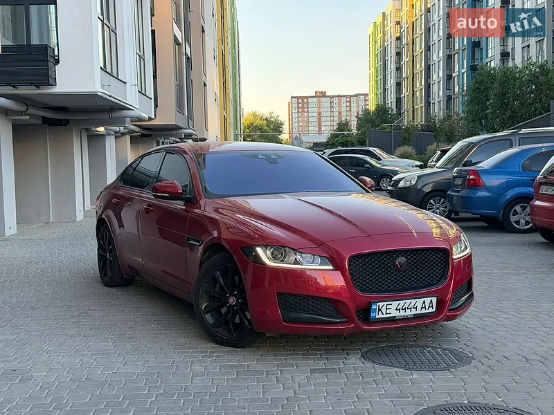Jaguar XF