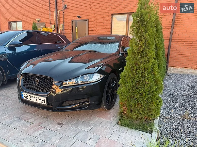 Jaguar XF