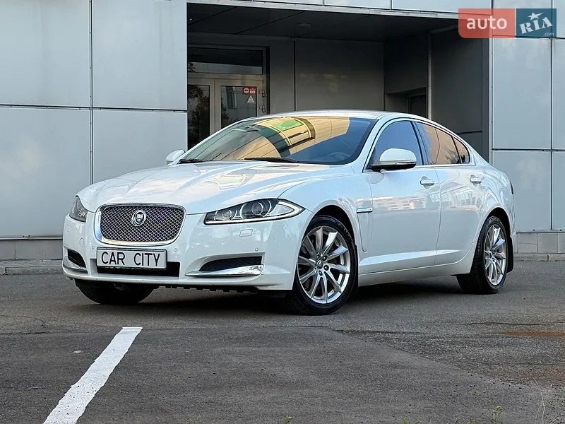 Jaguar XF