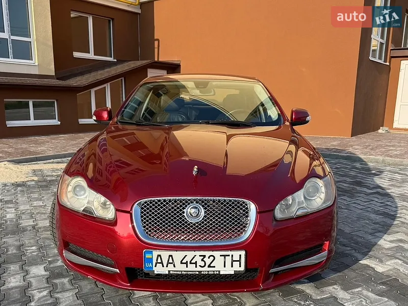 Jaguar XF
