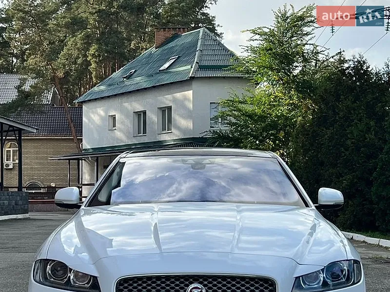 Jaguar XF