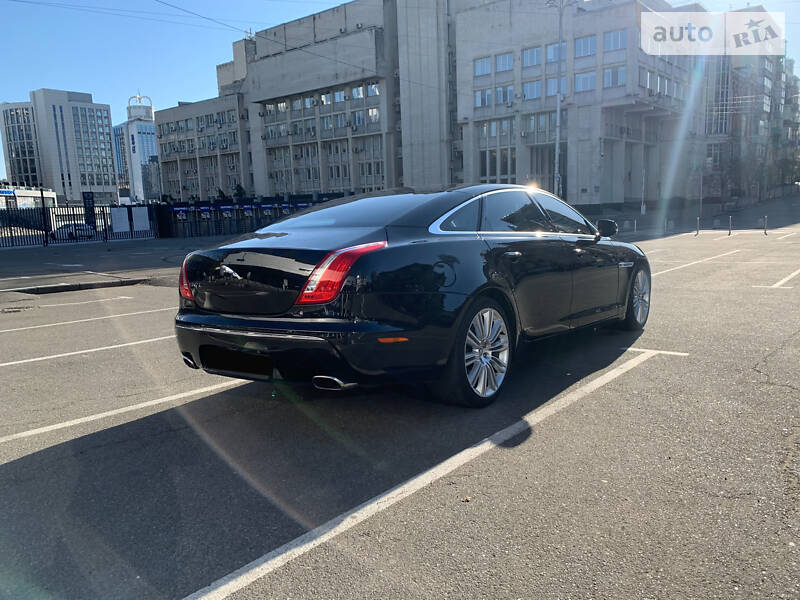 Седан Jaguar XJ 2010 в Києві
