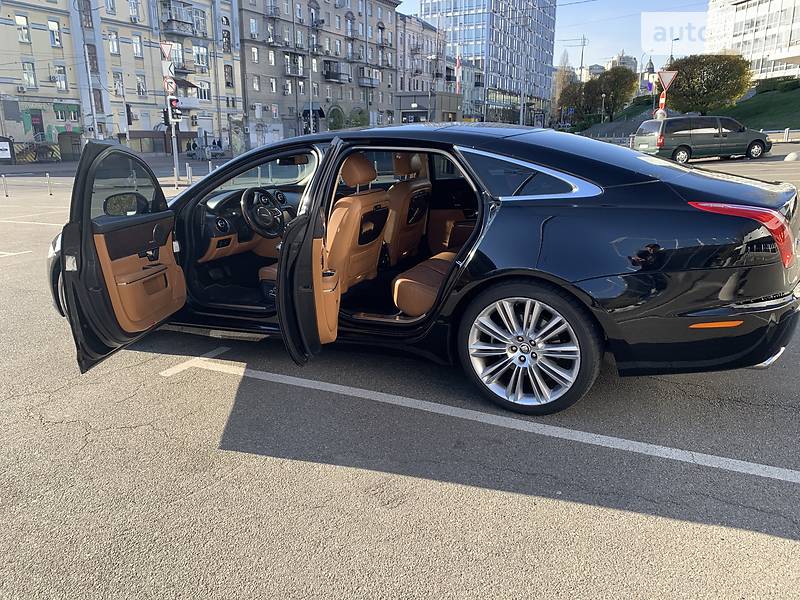 Седан Jaguar XJ 2010 в Києві
