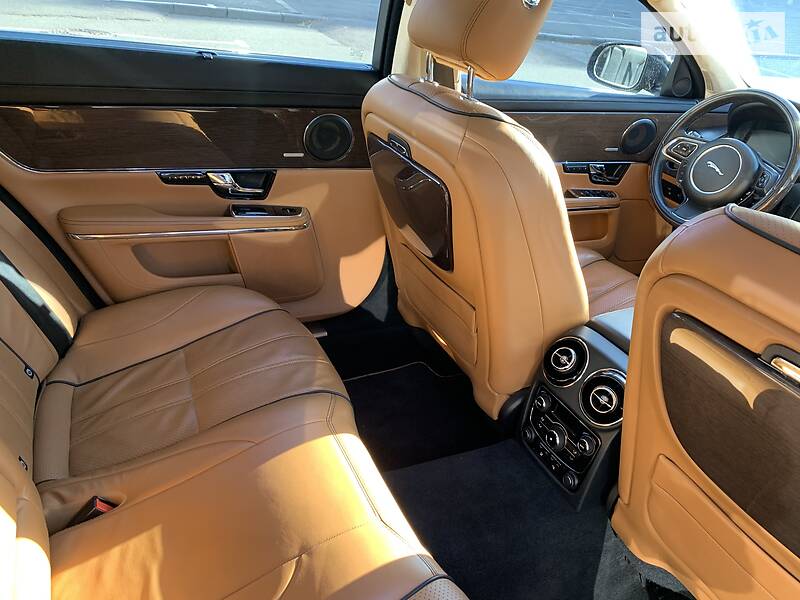 Седан Jaguar XJ 2010 в Києві