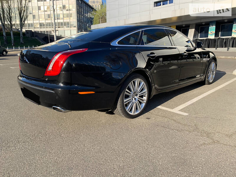 Седан Jaguar XJ 2010 в Києві