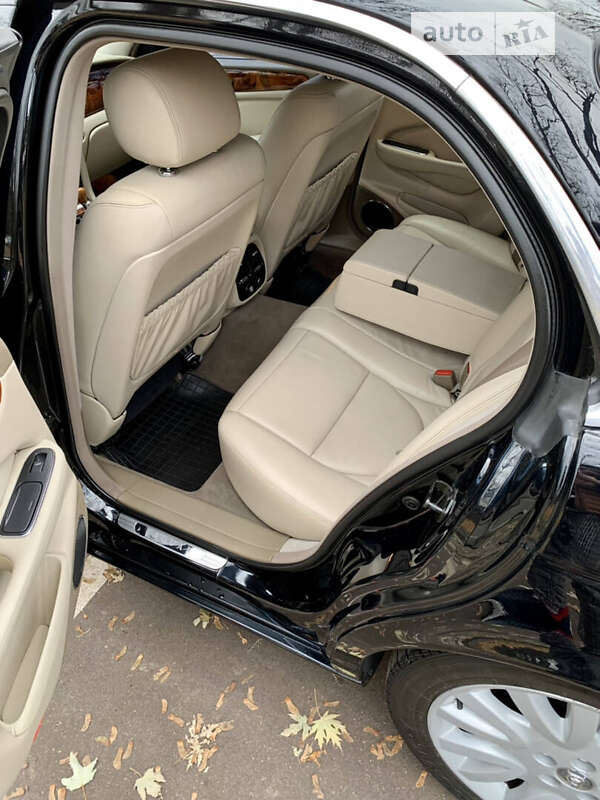 Седан Jaguar XJ 2003 в Києві