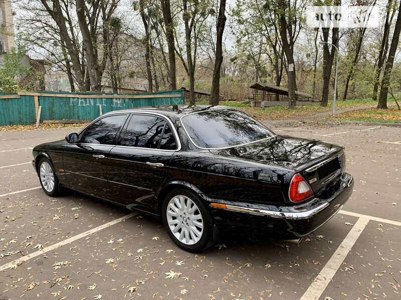 Седан Jaguar XJ 2003 в Києві