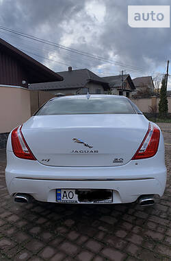 Седан Jaguar XJ 2013 в Мукачевому