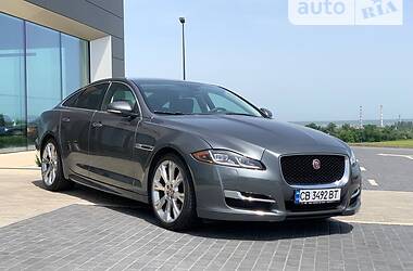 Седан Jaguar XJ 2015 в Дніпрі