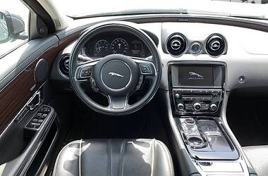 Седан Jaguar XJ 2015 в Дніпрі