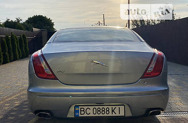 Седан Jaguar XJ 2009 в Львове