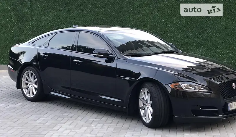Jaguar XJ