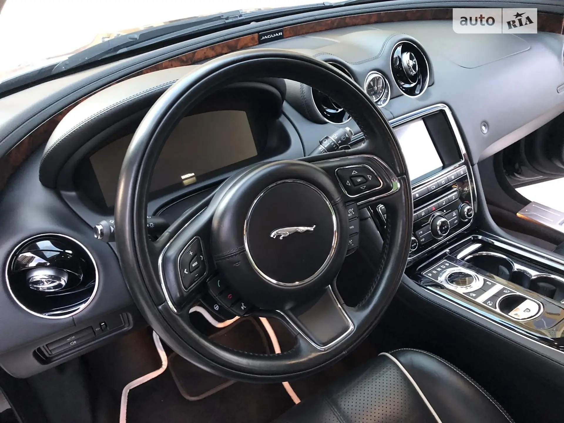 2015 Jaguar XJ - мініатюра 3