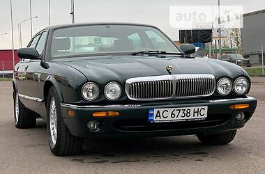 Седан Jaguar XJ 2000 в Ковелі