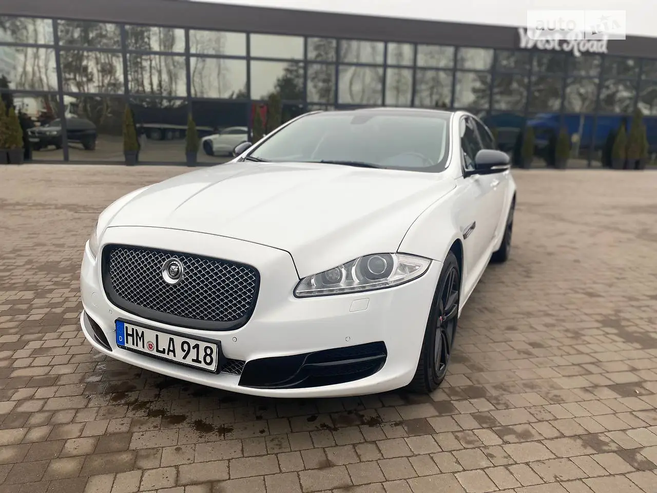 2011 Jaguar XJ - мініатюра 12