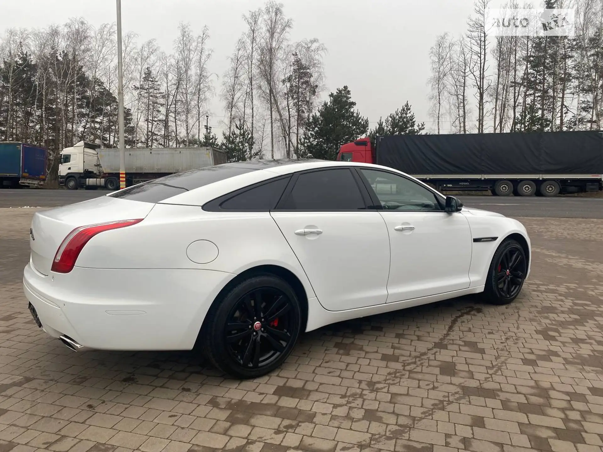 2011 Jaguar XJ - мініатюра 7