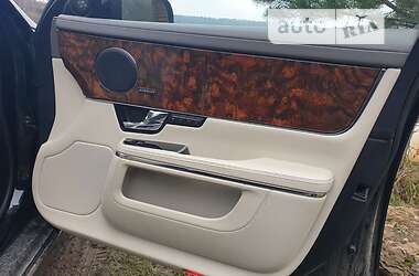 Седан Jaguar XJ 2013 в 