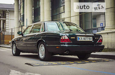 Седан Jaguar XJ 1998 в Києві