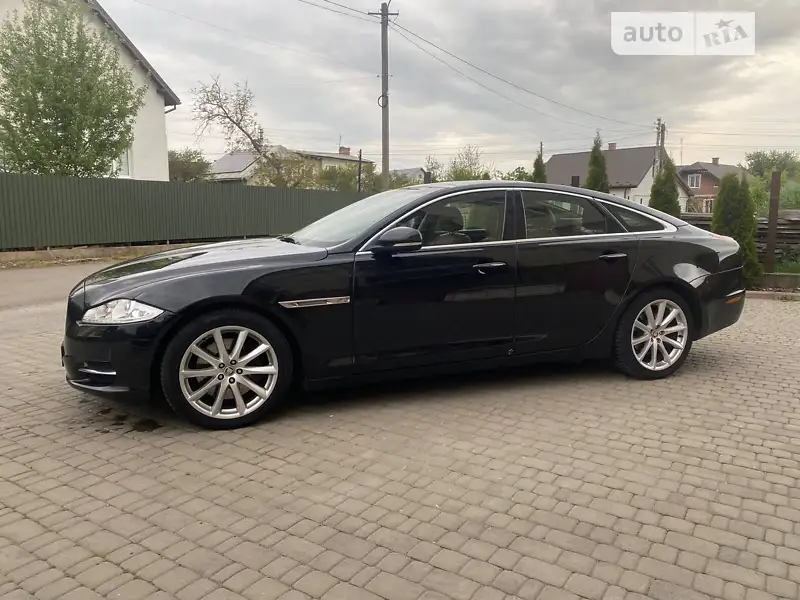 Jaguar XJ 2011