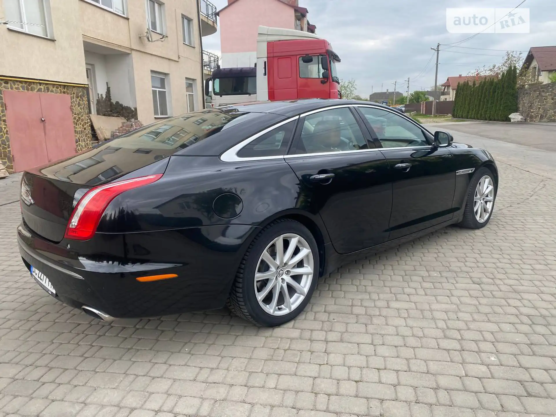 2011 Jaguar XJ - мініатюра 12