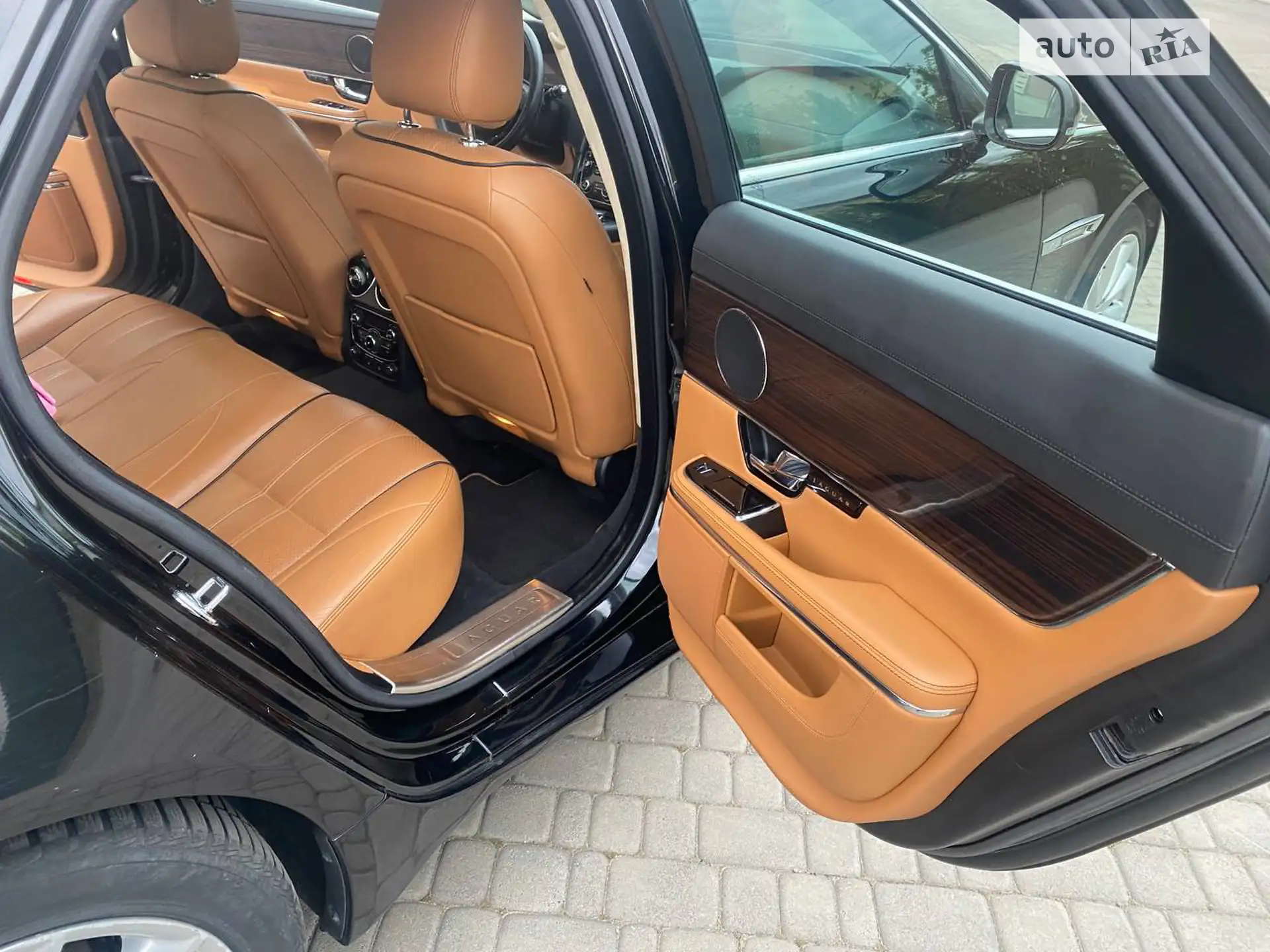2011 Jaguar XJ - мініатюра 28